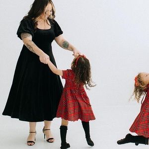 Ivy City Co. Midi Velvet Dress